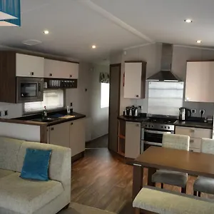 https://silver-woods-reighton-sands.yorkshirehotels.net